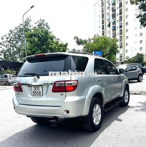 Toyota Fortuner MT 2009 Số sàn 7 chỗ Bạc