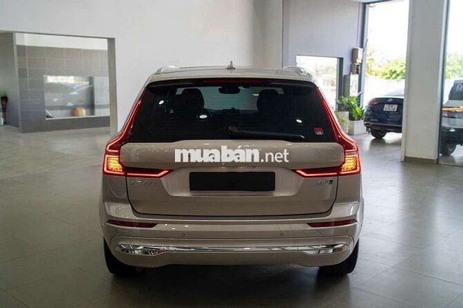 Volvo XC60 Ultra 2026 Vàng Cát 8.800 km