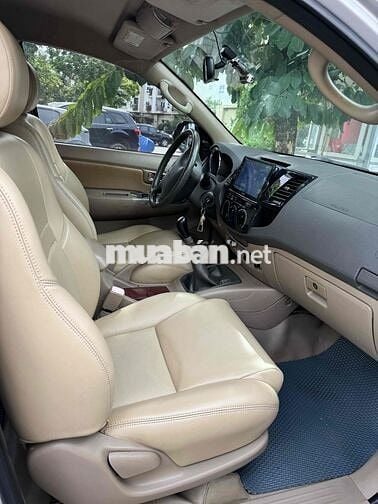 Toyota Fortuner MT 2009 Số sàn 7 chỗ Bạc
