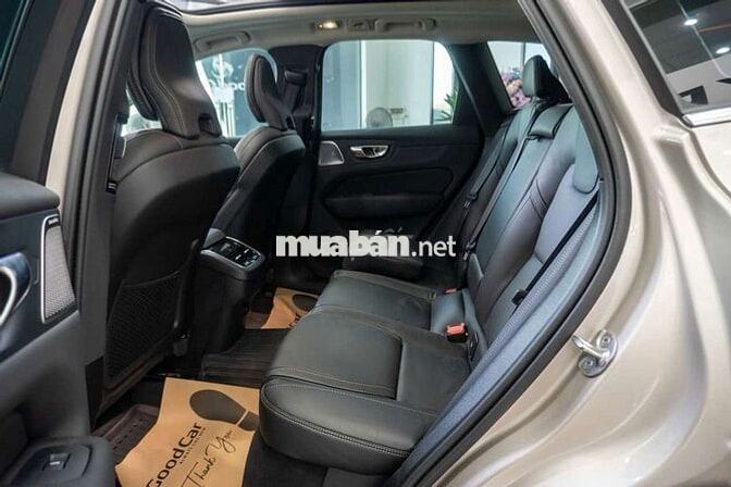 Volvo XC60 Ultra 2026 Vàng Cát 8.800 km