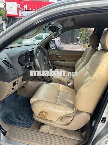 Toyota Fortuner MT 2009 Số sàn 7 chỗ Bạc