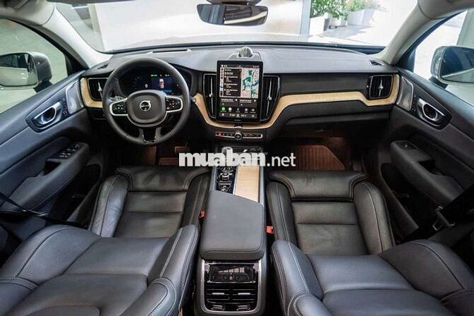 Volvo XC60 Ultra 2026 Vàng Cát 8.800 km