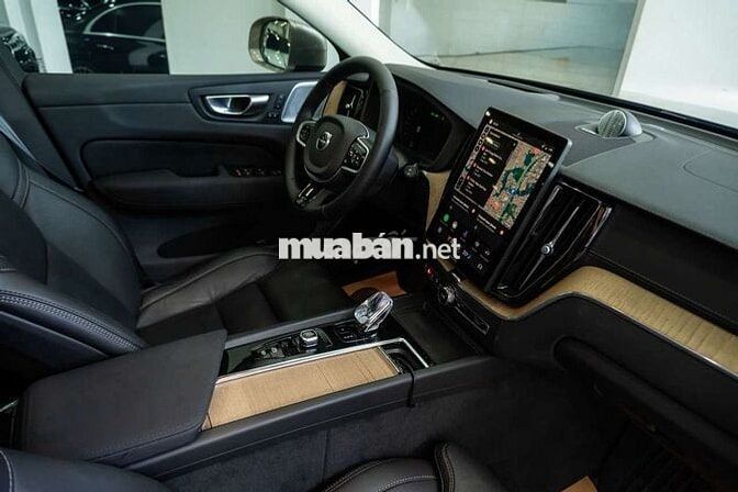 Volvo XC60 Ultra 2026 Vàng Cát 8.800 km