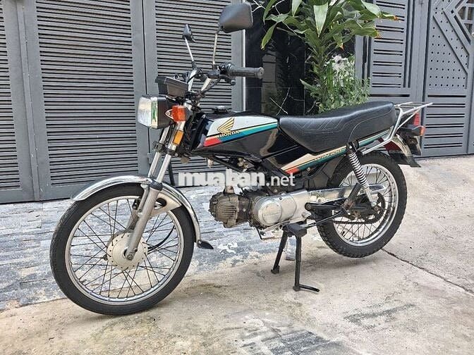 Honda Win 100 Indonesia Đen