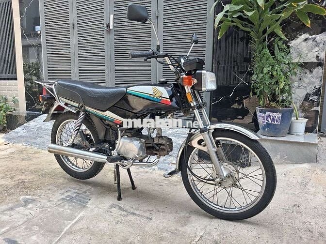 Honda Win 100 Indonesia Đen