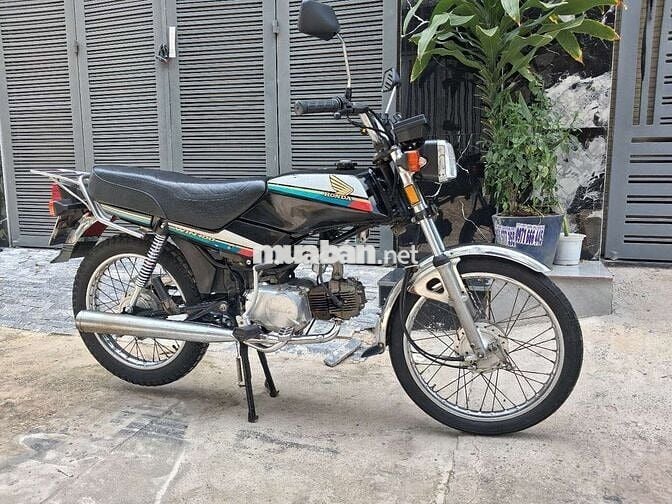 Honda Win 100 Indonesia Đen