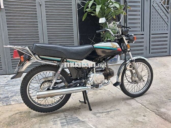 Honda Win 100 Indonesia Đen