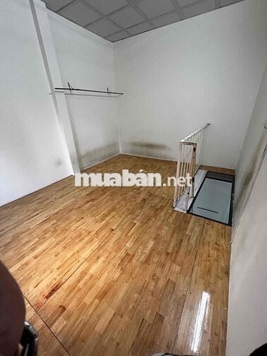 nhà nguyên căn gác full giá rẽ Bình Thạnh
