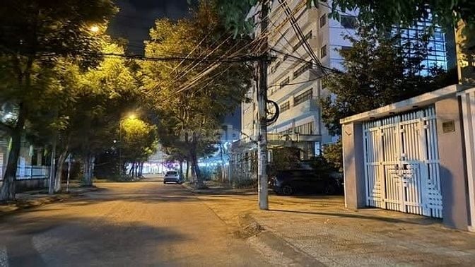 Bán nhà 4 tầng mặt tiền Hòa Cường giá 9,x tỷ