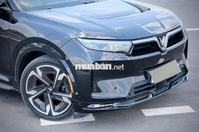 Vinfast VF9 Plus 2025 Đen nt Kem