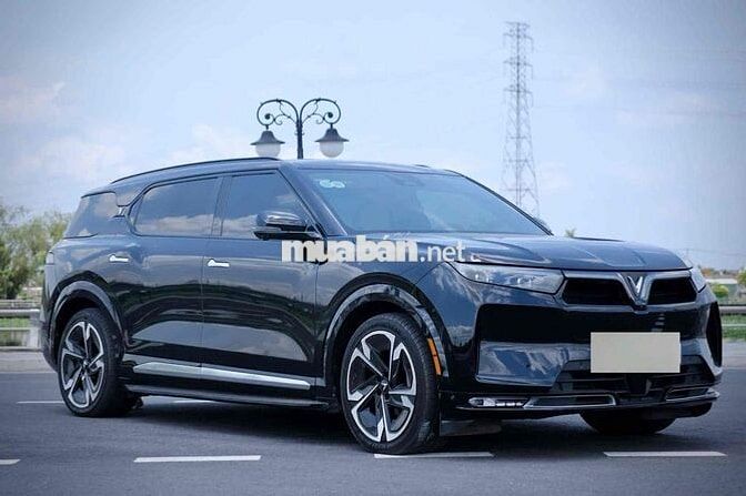 Vinfast VF9 Plus 2025 Đen nt Kem