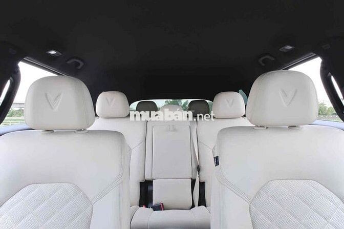 Vinfast VF9 Plus 2025 Đen nt Kem