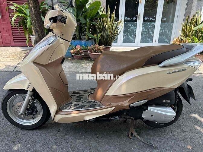 Honda Lead 125 2014 màu Kem