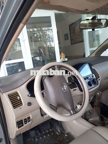 Toyota Innova 7 chỗ màu Xám