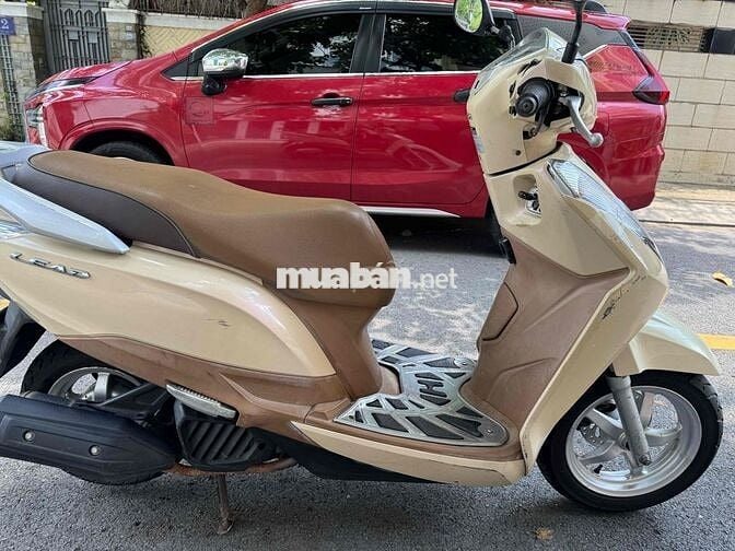 Honda Lead 125 2014 màu Kem