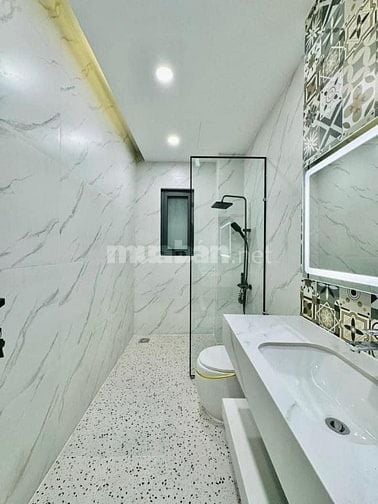 Chủ cần bán gấp nhà 1 trệt 2 lầu Nguyễn Thị Định, Q2 63m2. Sổ sẵn