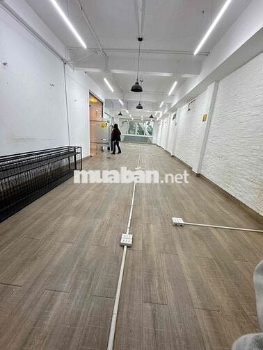 Cho thuê tòa nhà VP Bùi Đình Túy 8x30m, 6 tầng, thang máy, 90tr
