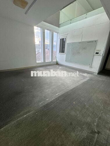 Cho thuê tòa nhà VP Bùi Đình Túy 8x30m, 6 tầng, thang máy, 90tr