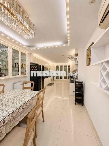 Nhà Sát Mặt Tiền Lê Văn Duyệt Nở Hậu 3.7 x 21.6
