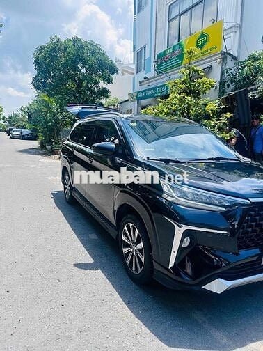 Toyota Veloz Cross Số tự động Đen 7 chỗ