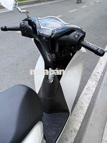 Honda SH160 ABS 2025 Trắng phuộc Ohlins mâm đen