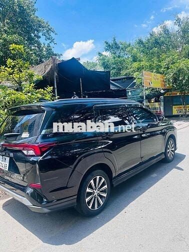 Toyota Veloz Cross Số tự động Đen 7 chỗ