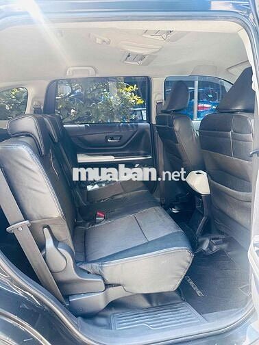 Toyota Veloz Cross Số tự động Đen 7 chỗ