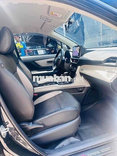 Toyota Veloz Cross Số tự động Đen 7 chỗ