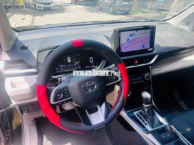 Toyota Veloz Cross Số tự động Đen 7 chỗ