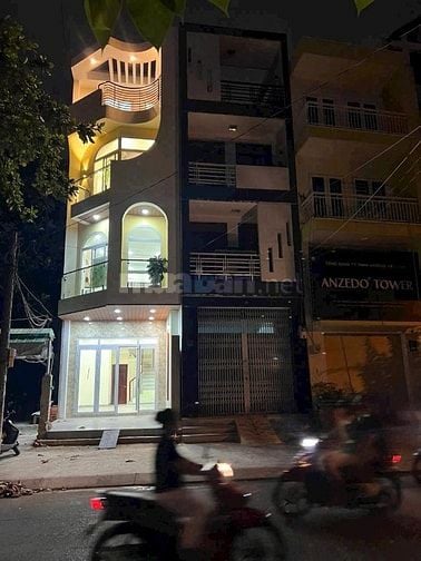 NHÀ MẶT TIỀN + VĨA HÈ 3m + Xe đậu đổ ngày đêm