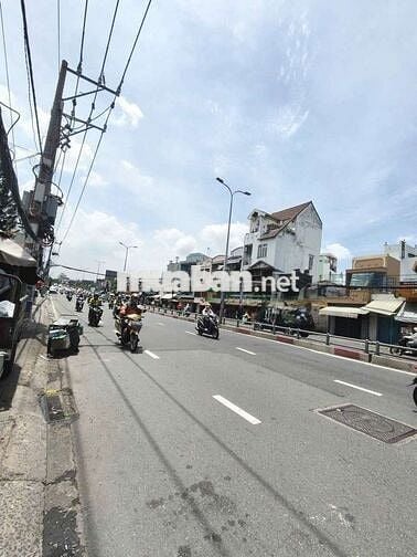 Cho thuê nhà mặt tiền Phạm Hùng, Phường 5, Quận 8 5.5x17m 3 tấm