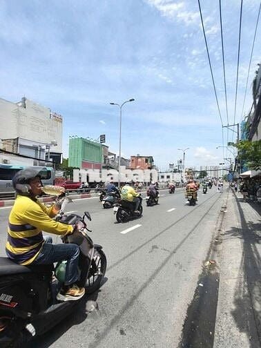 Cho thuê nhà mặt tiền Phạm Hùng, Phường 5, Quận 8 5.5x17m 3 tấm