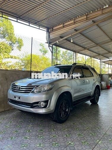 Toyota Fortuner 2015 Số sàn Bạc