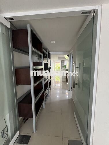 Cho thuê nhà Hxh Lý Văn Phức, Tân Định, Q1. 4x20m Tr+ L+2p giá 18tr