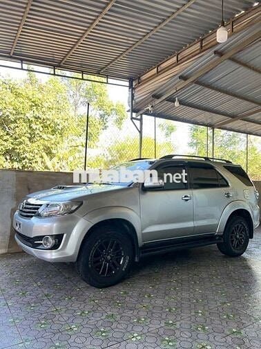 Toyota Fortuner 2015 Số sàn Bạc