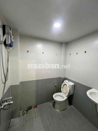 BÁN NHÀ LÊ QUANG ĐỊNH 2 LẦU 2PN CÓ SÂN XE SÁT Q1 ĐANG CHO THUÊ 7TR