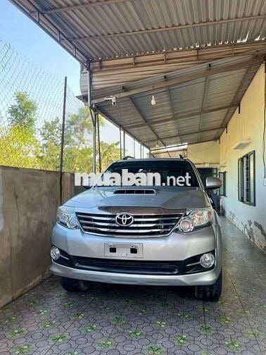 Toyota Fortuner 2015 Số sàn Bạc