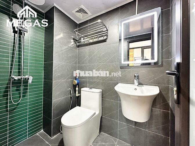 Gác xép, 1 ngủ ô tô đõ cửa mới tinh, tại Học viện múa, Doãn Kế Thiện