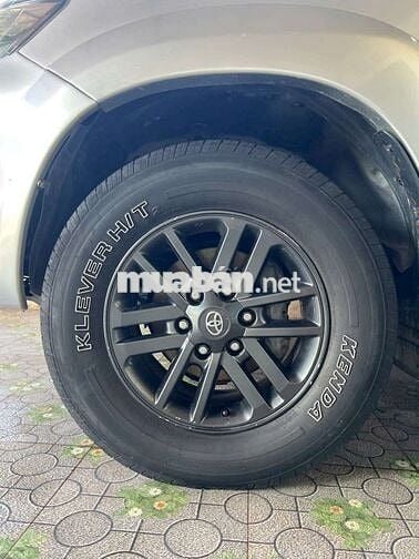Toyota Fortuner 2015 Số sàn Bạc