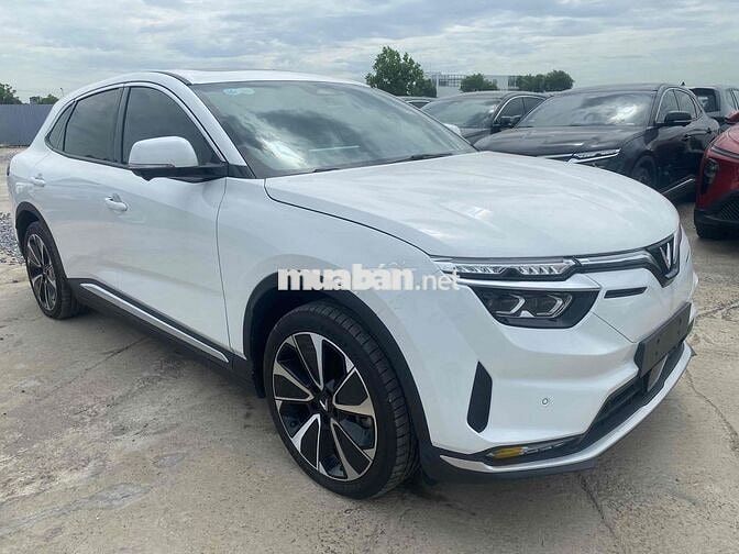 Vinfast VF8 Plus 2024 Trắng 25000 km