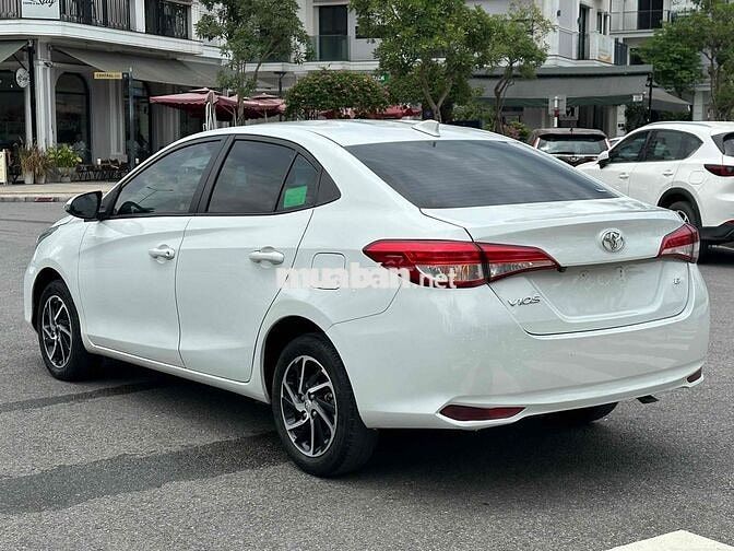 Toyota Vios E 2022 Số sàn 81000 km Trắng