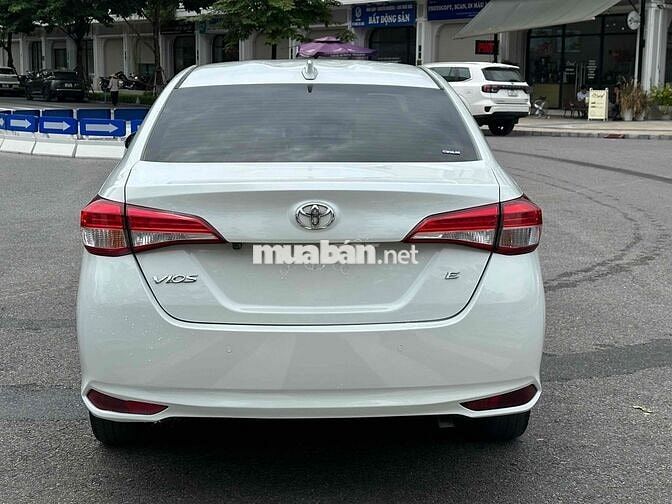 Toyota Vios E 2022 Số sàn 81000 km Trắng