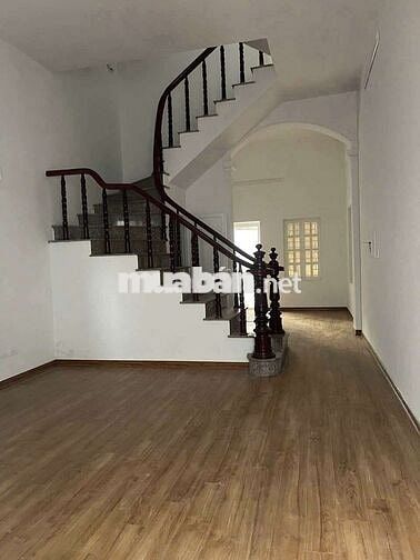 cho thuê nhà 4 ngủ ngõ 553 nguyễn khoái full đồ