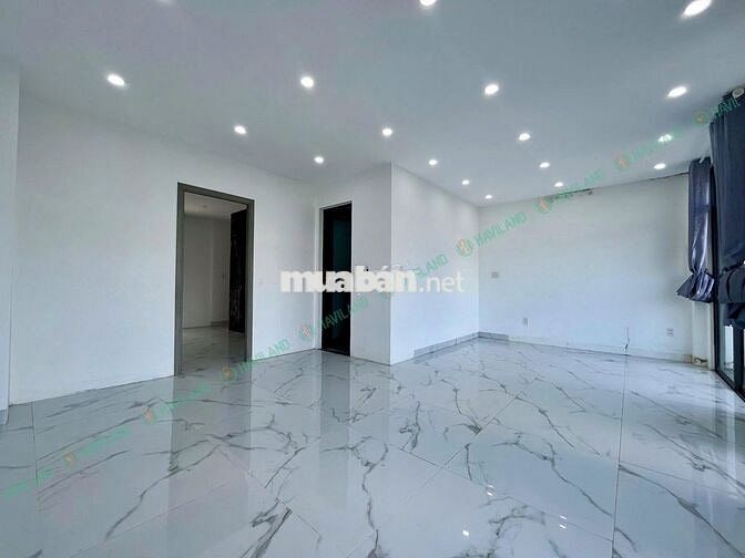 VĂN PHÒNG NGUYỄN SINH SẮC 40M2 BAN CÔNG NGAY BIỂN