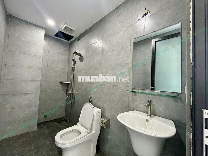 VĂN PHÒNG NGUYỄN SINH SẮC 40M2 BAN CÔNG NGAY BIỂN