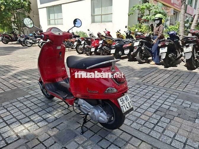 Piaggio Vespa nguyên gin