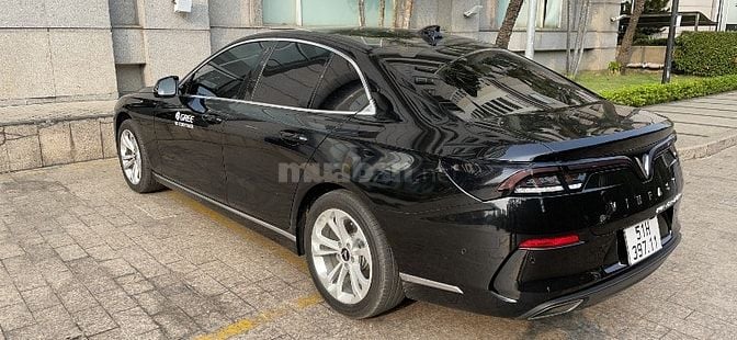 Ít sử dụng cần bán xe luxA2.0 xe chạy êm và tốt
