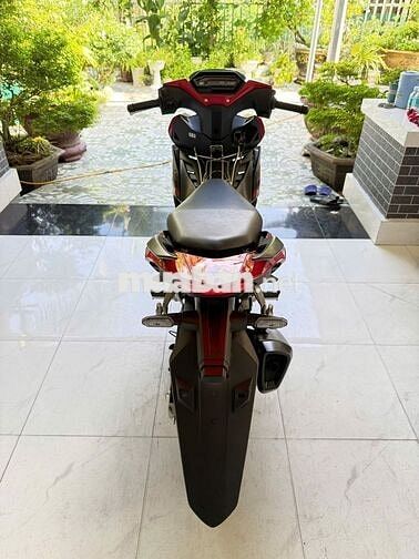 Winner V2 2020 đen đỏ