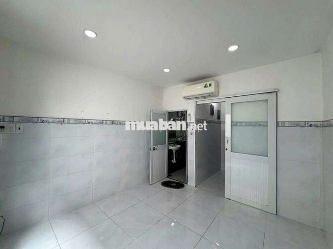 Cho thuê nhà 2pn3wc Nguyễn Trãi q1