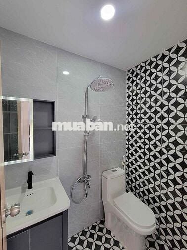 Chỉnh chủ nhà xây mới SHR Hoàn Công 220m2
